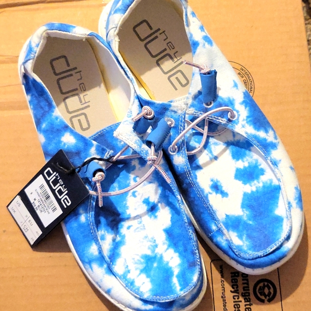 Women's Hey Dudes size 9